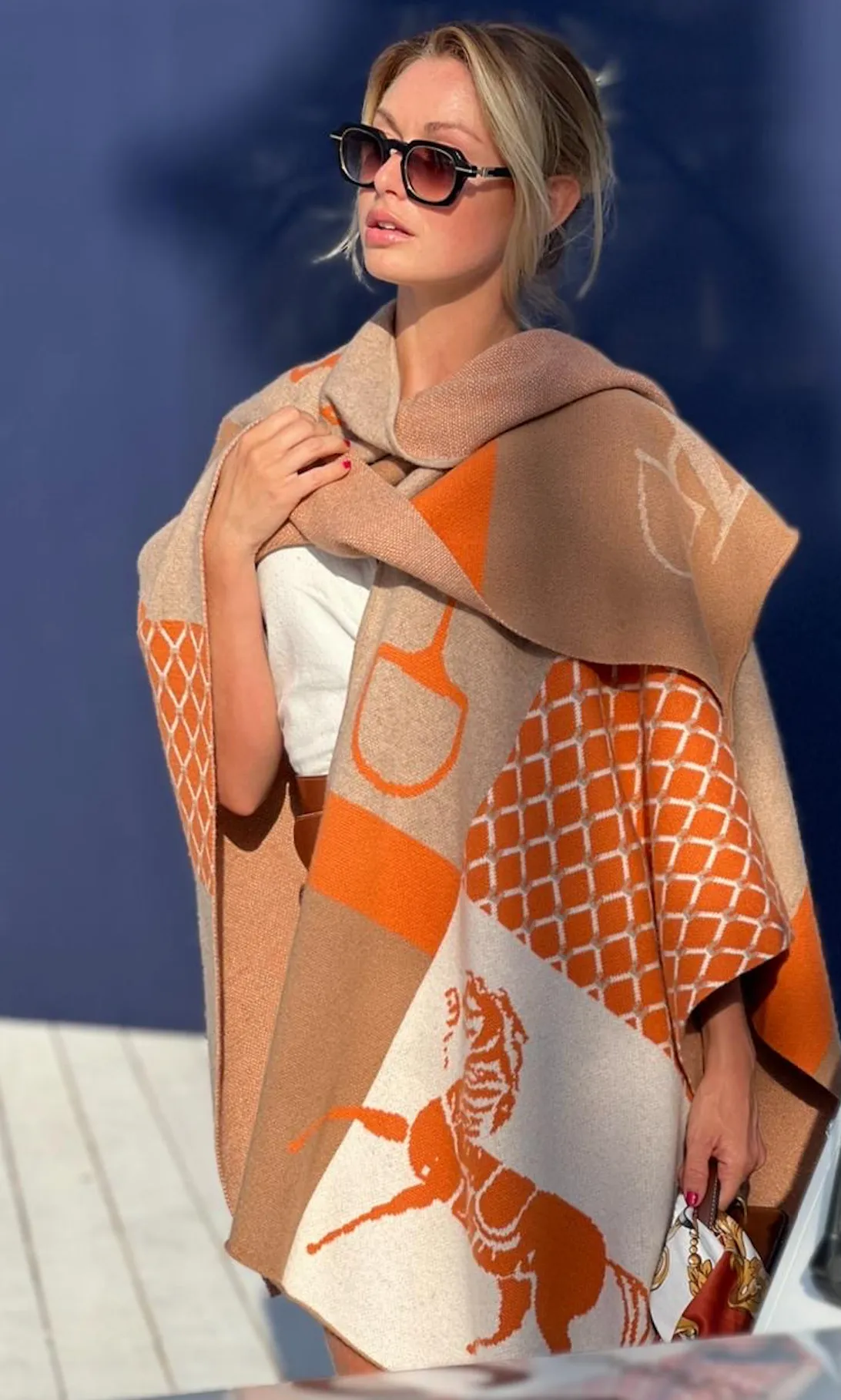 ADAMSBRO CASHMERE PONCHO ORANGE.