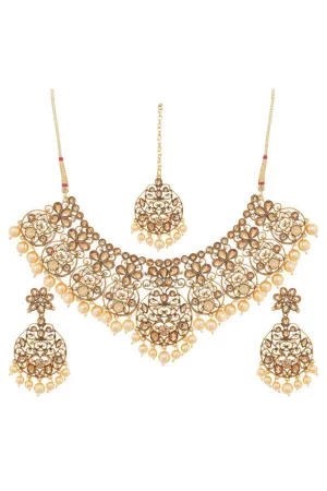 Alloy Choker Necklace Set with Earrings and Maang Tikka in Gold