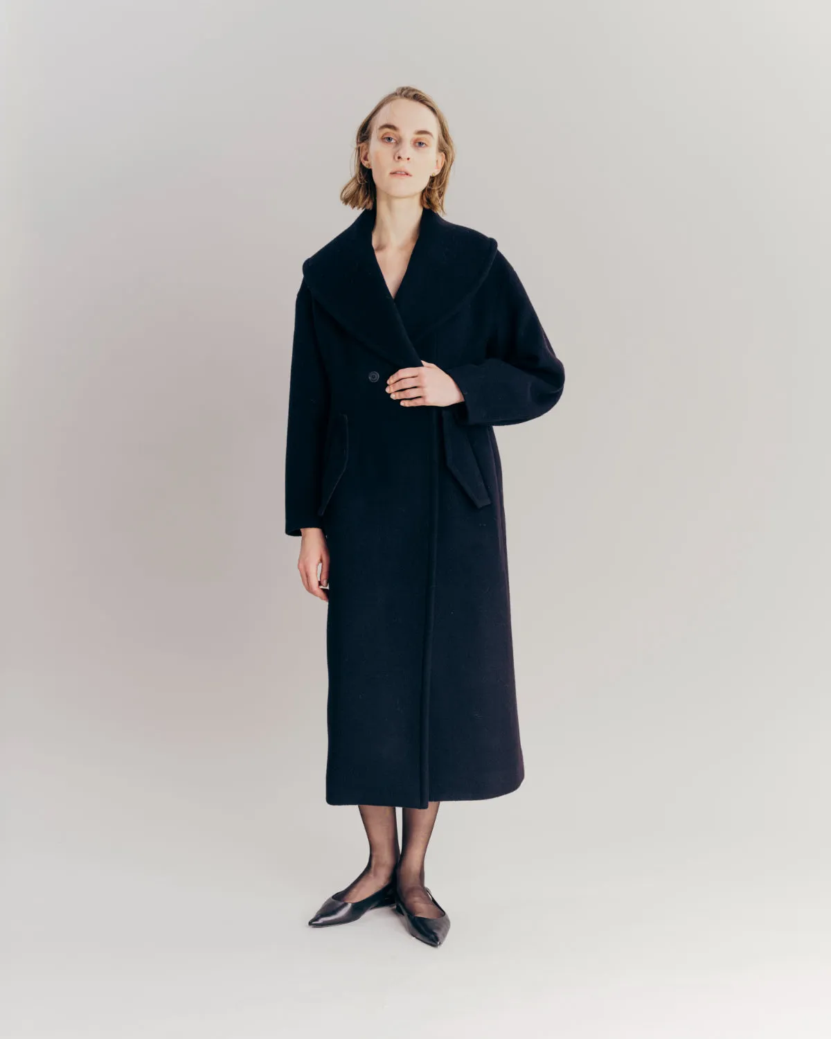 Cape collar Narrow line coat