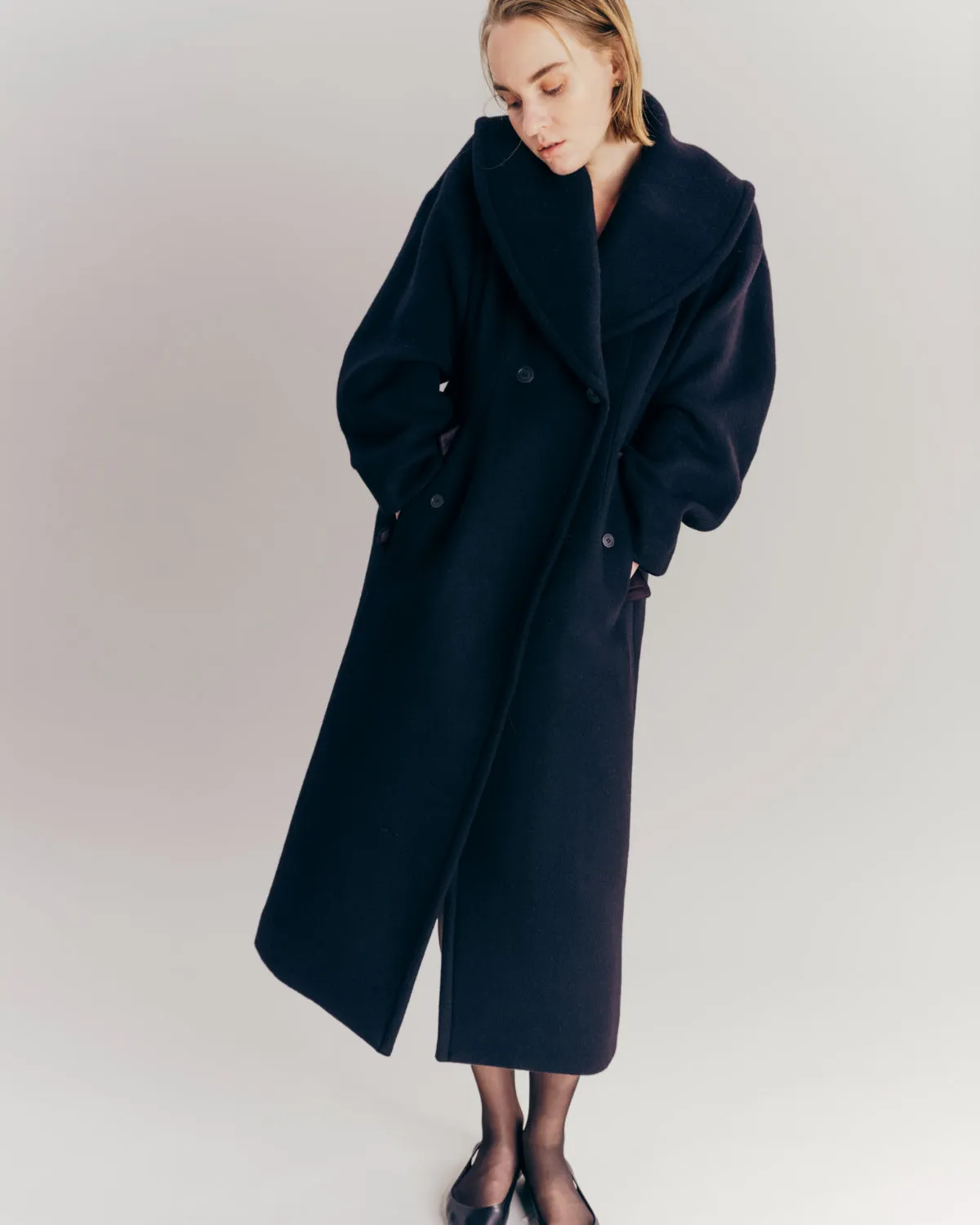 Cape collar Narrow line coat