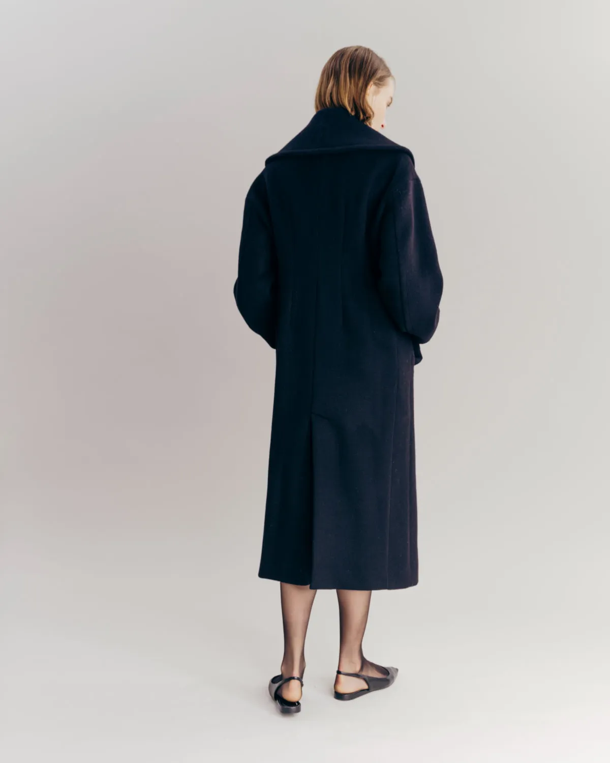 Cape collar Narrow line coat