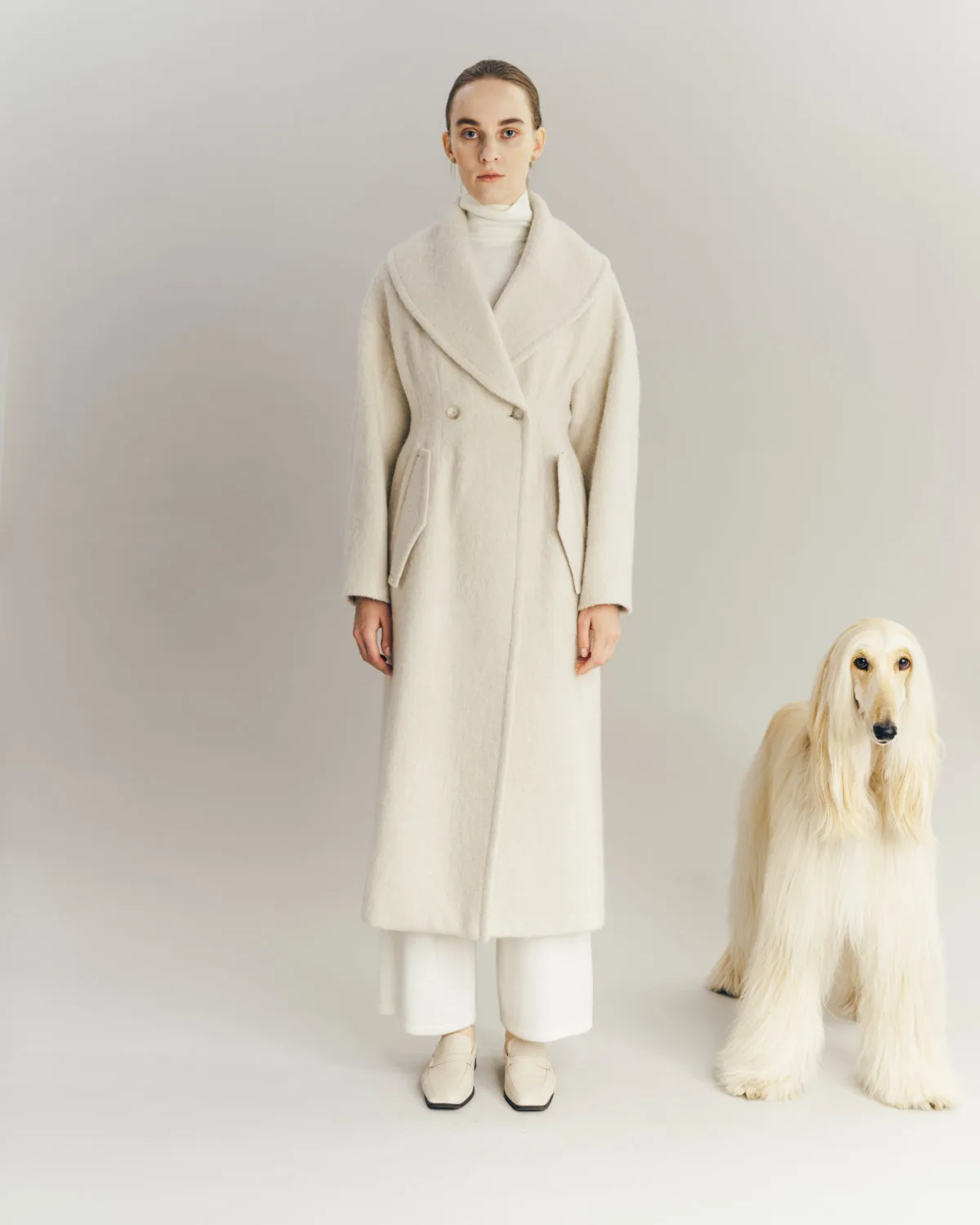 Cape collar Narrow line coat