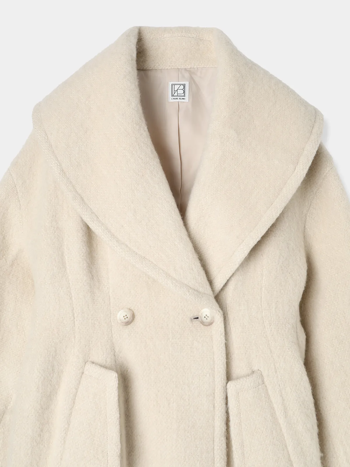 Cape collar Narrow line coat