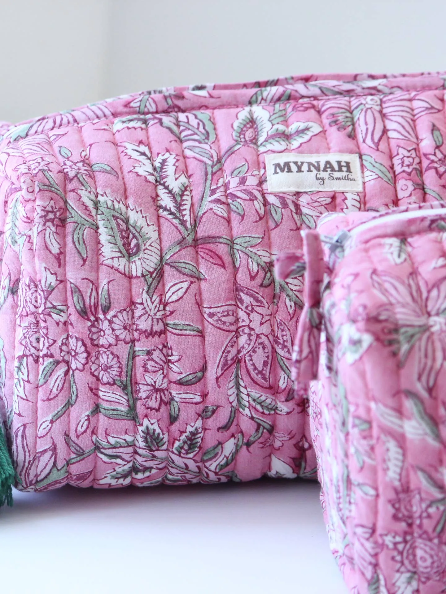 Carnation Zipper Bag