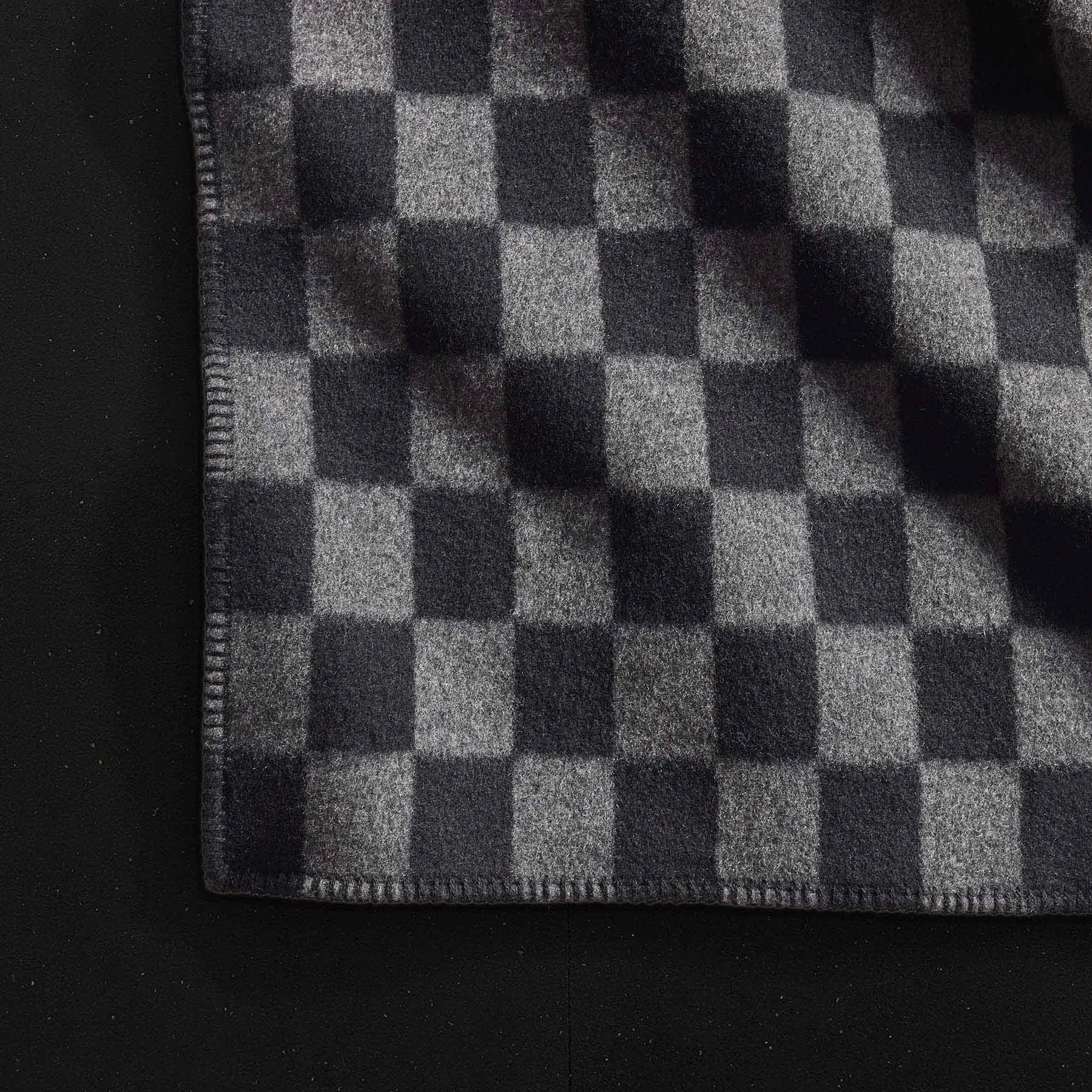 Checkerboard Cashmere Blanket - Black/Grey