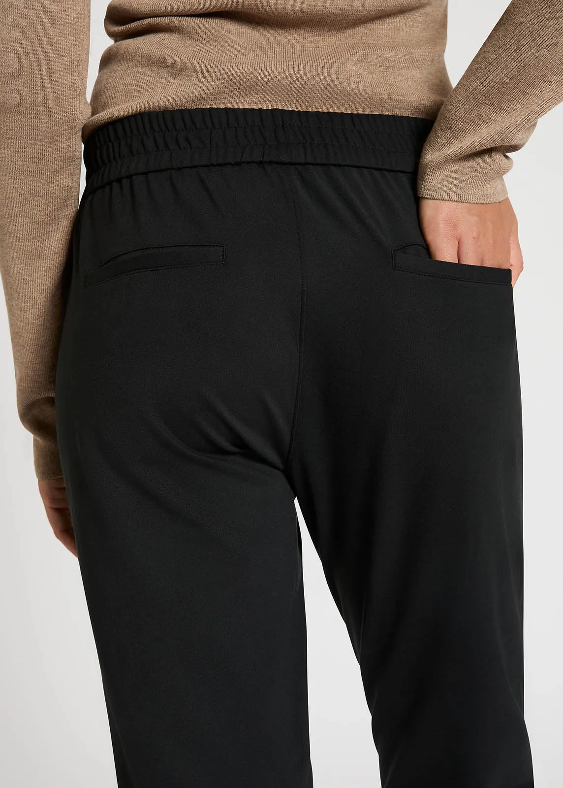 Essential Travel Pant