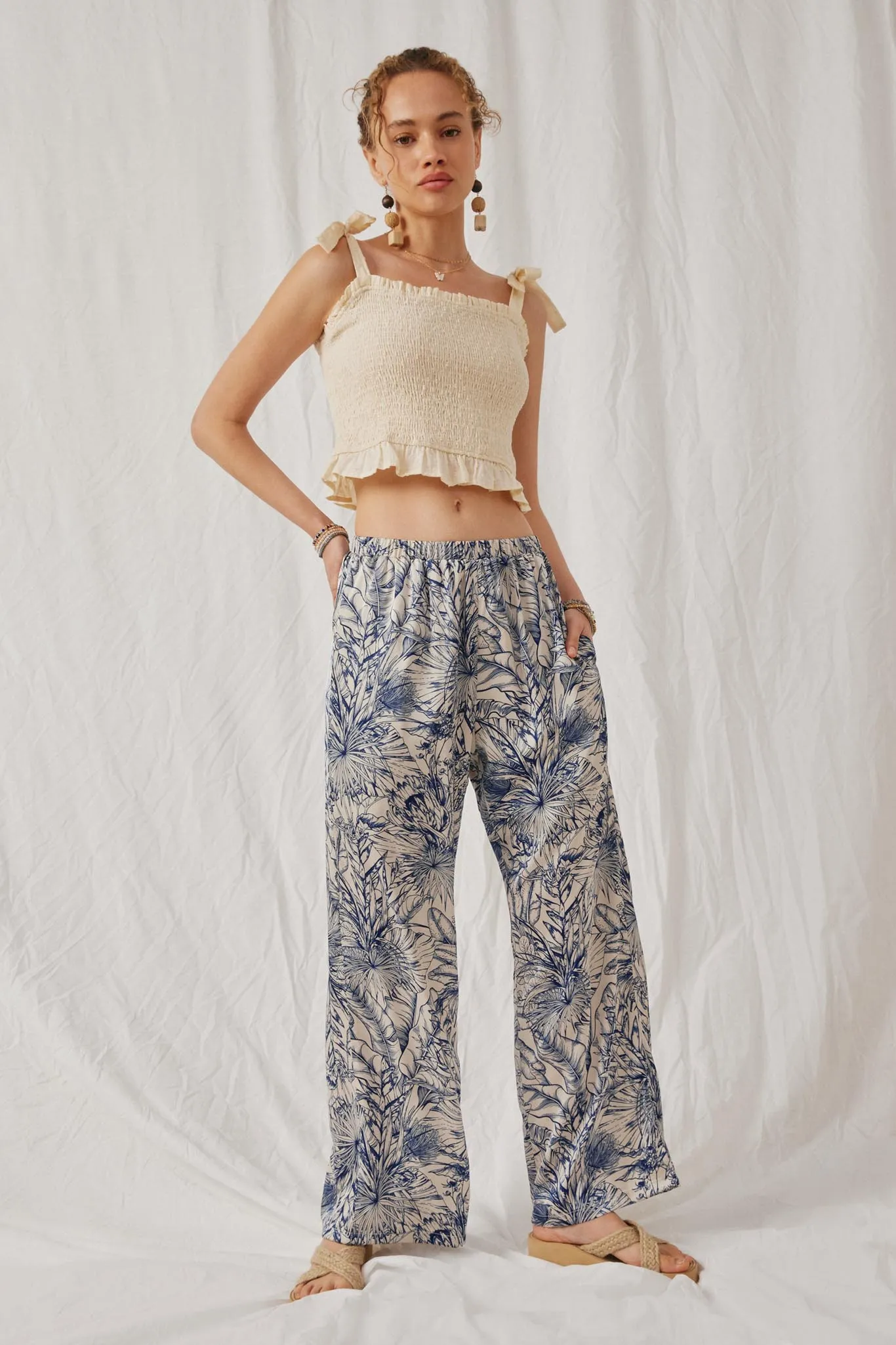 Floral Print Sheen Wideleg Pants