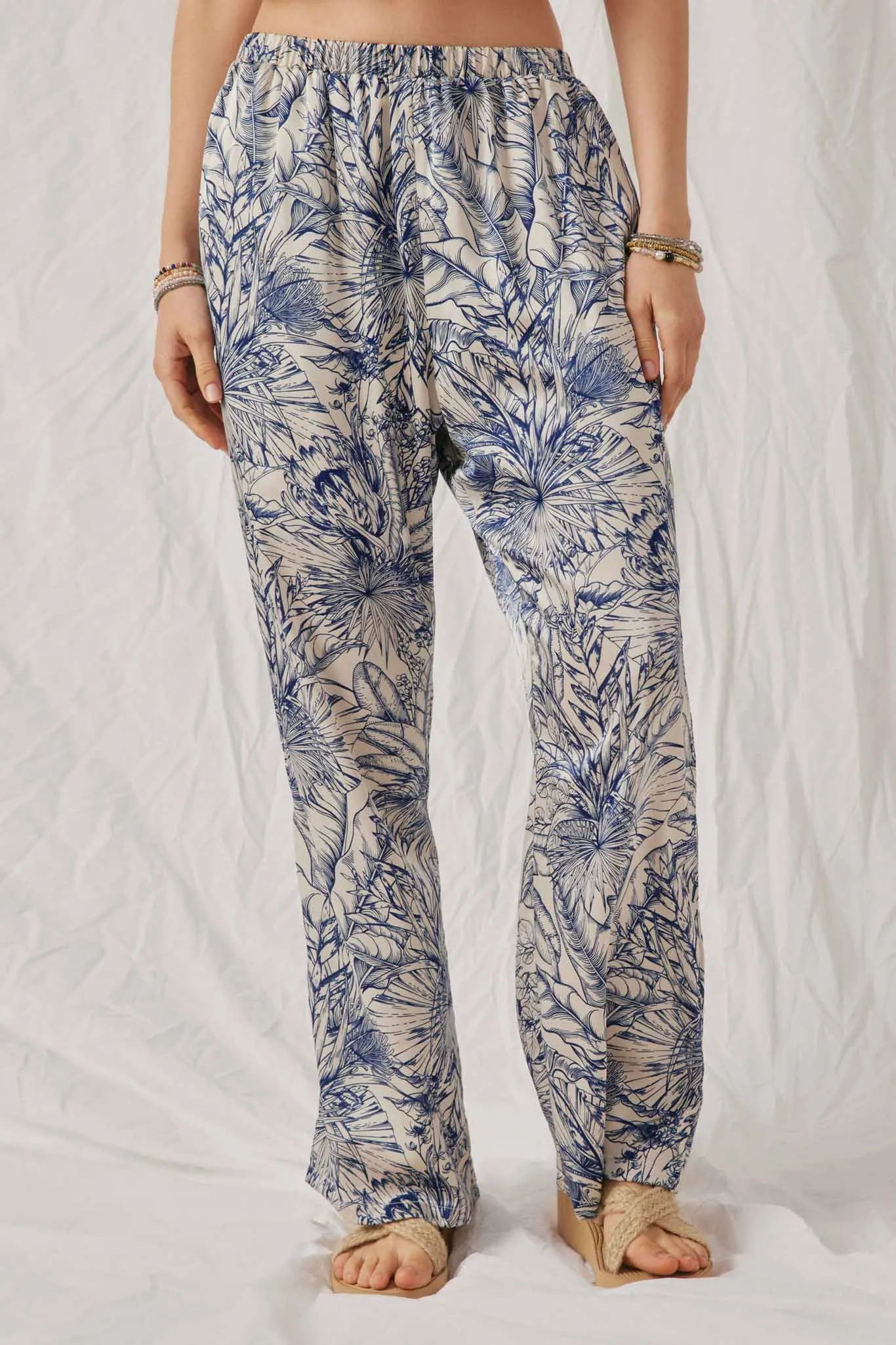 Floral Print Sheen Wideleg Pants