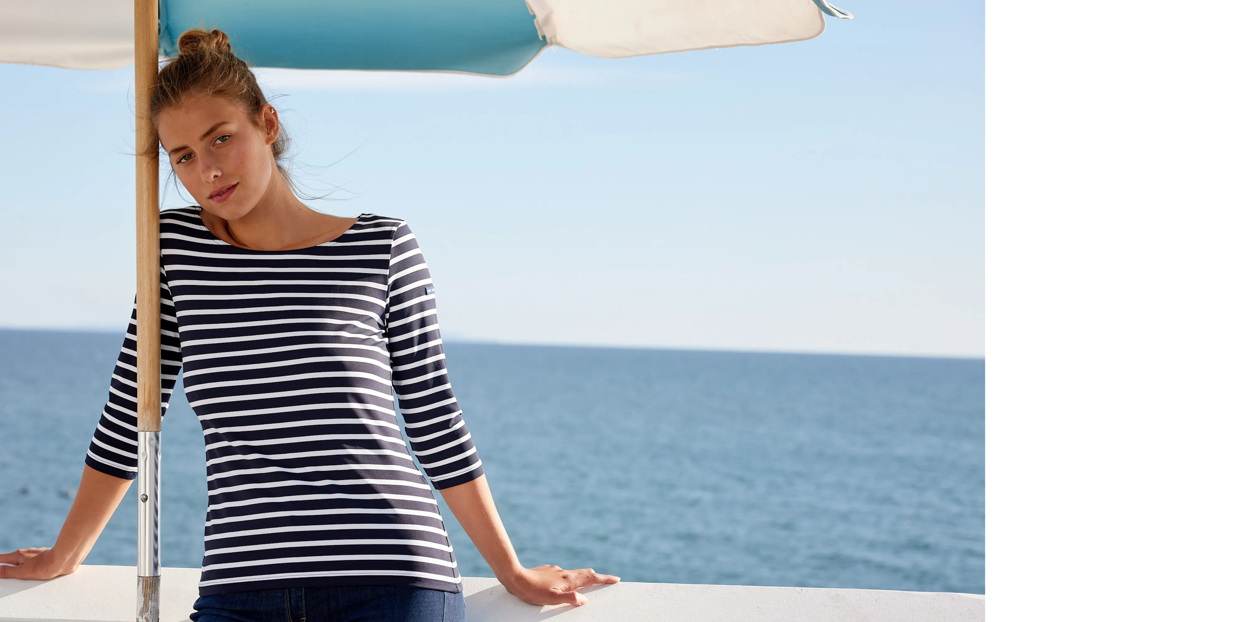 GARDE-COTE III - Nautical Striped Sport Top With UV Protection | Women Fit (NAVY / WHITE)