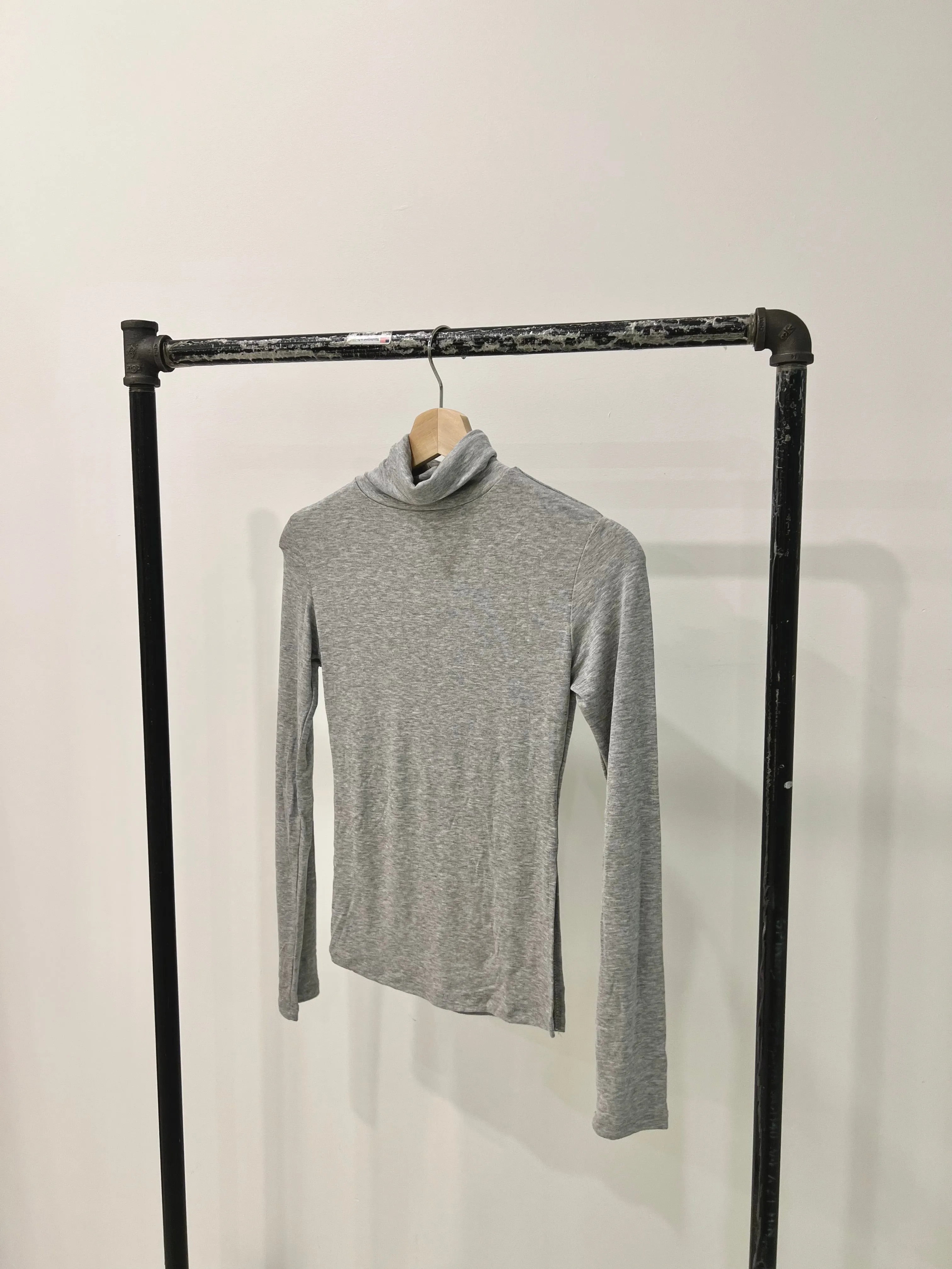 MOCHI Basic turtle neck top