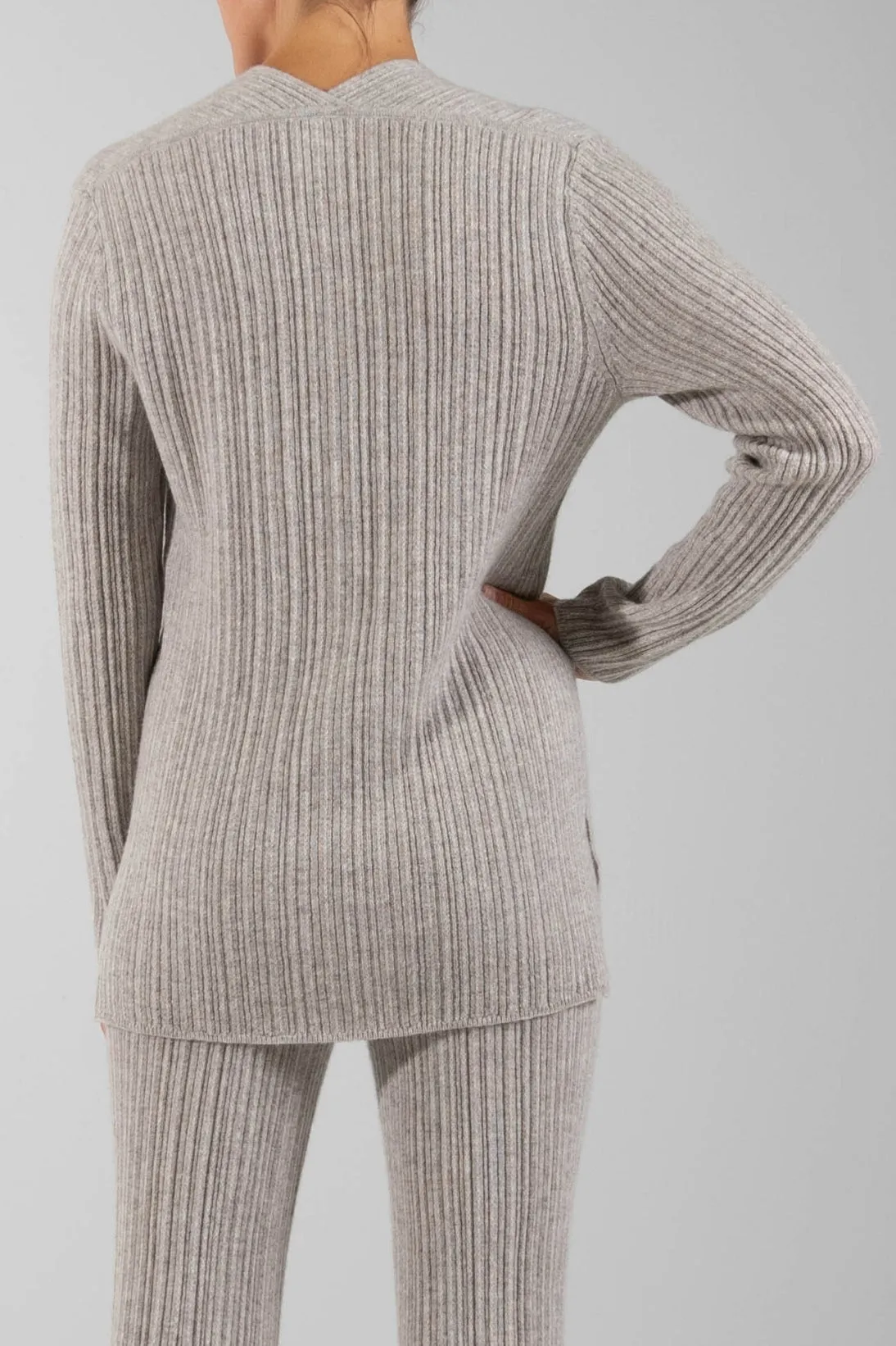 RECYCLED CASHMERE RIBBED V-NECK SWEATER